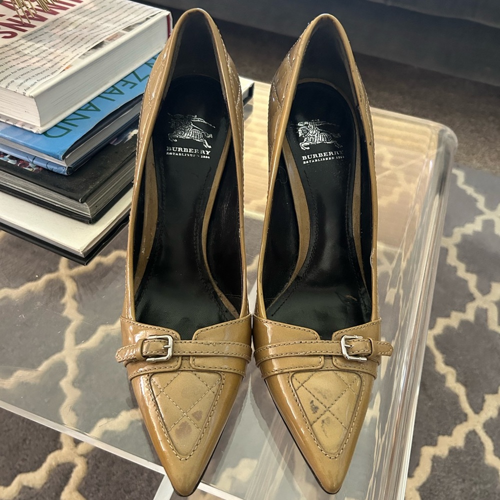 Burberry Nude Pumps